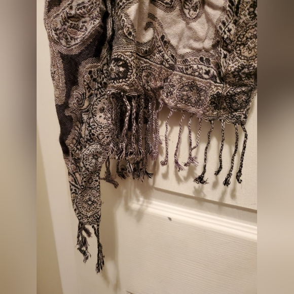 Women's Soft Wrap Shawl Scarf Paisley Floral 66 Inch Elegant VTG Reversible - Picture 4 of 8